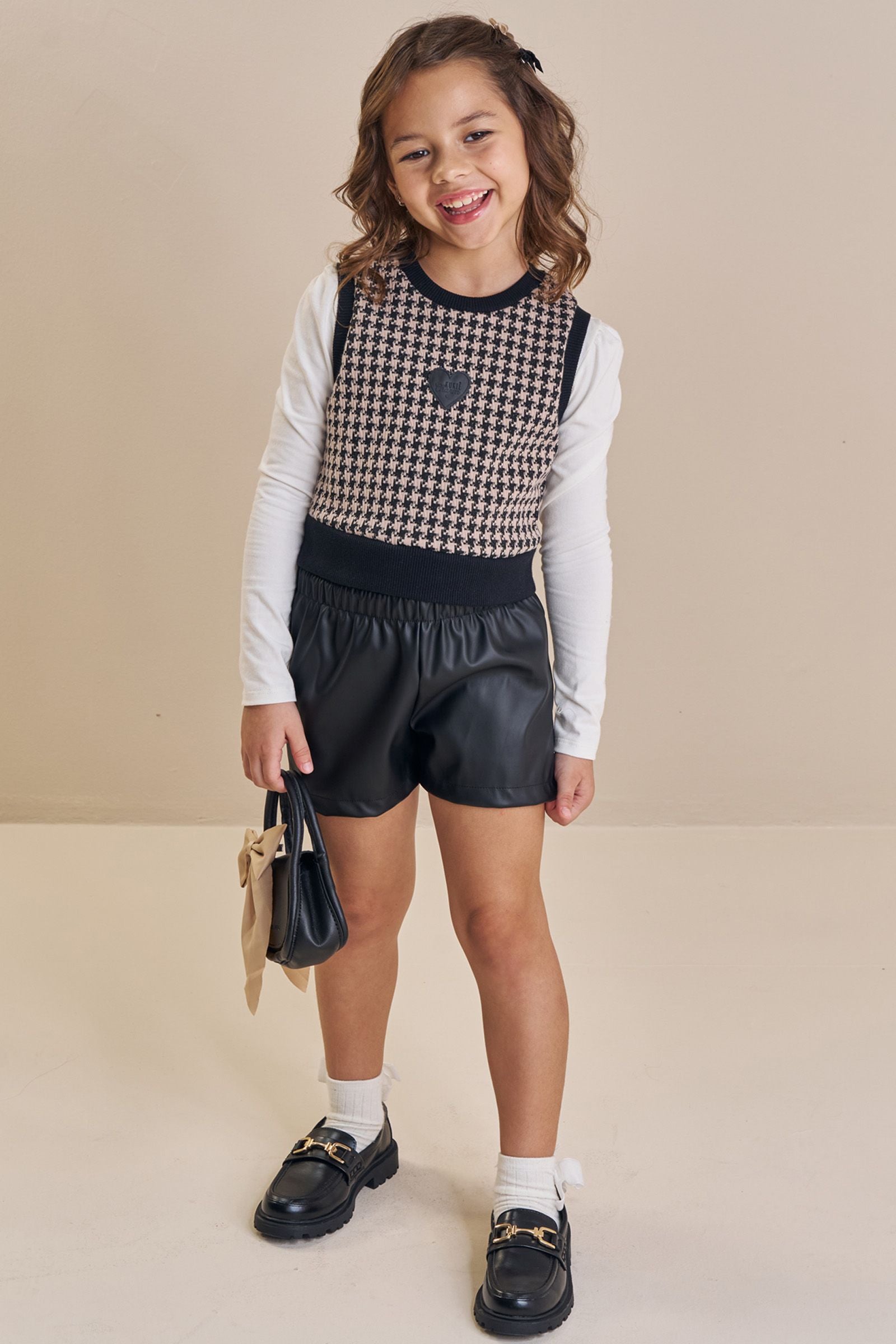 Trio de Blusa em Cotton Shorts em Couro Eco e Colete em Malha Jacquard Pied de Poule 91739 Kukiê Infantil Menina