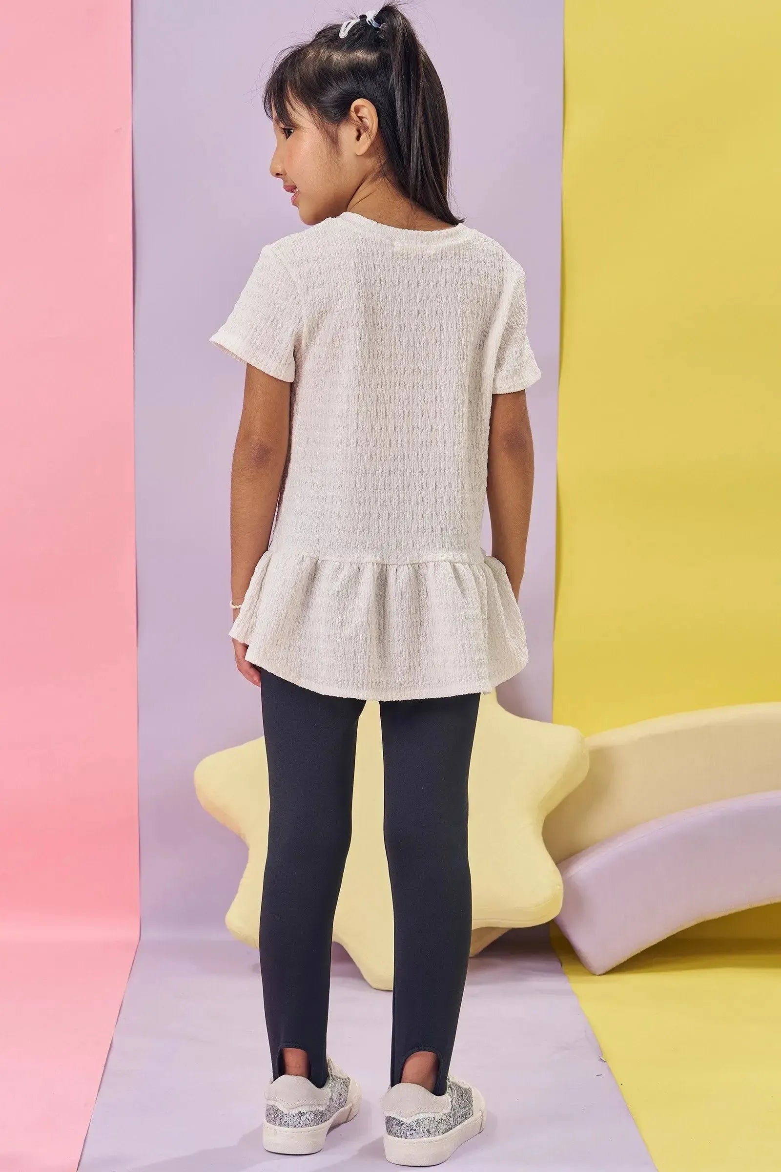 Conjunto de Blusa Alongada em Malha Enrugada e Calça Legging Fuseau em Fly Tech 83760 Kukiê Infantil Menina