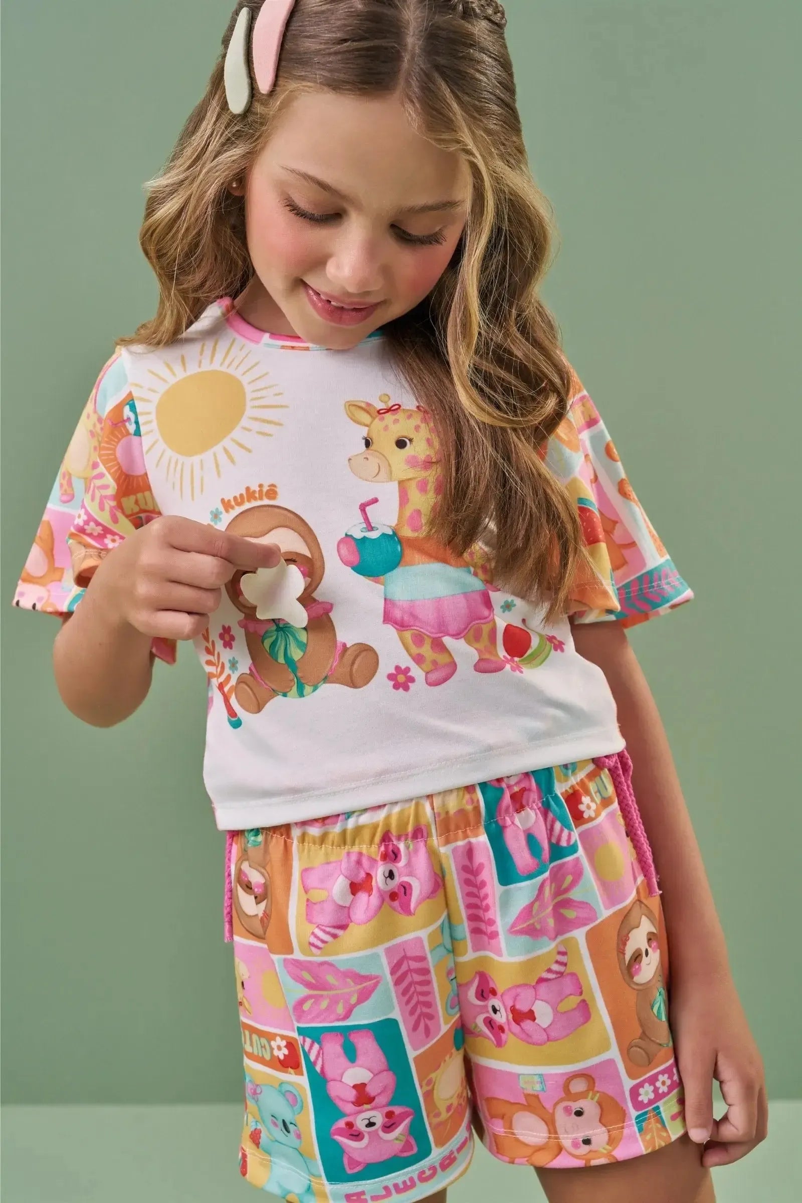 Conjunto de Blusa Boxy e Shorts em Malha Fresh 88890 Kukiê Infantil Menina