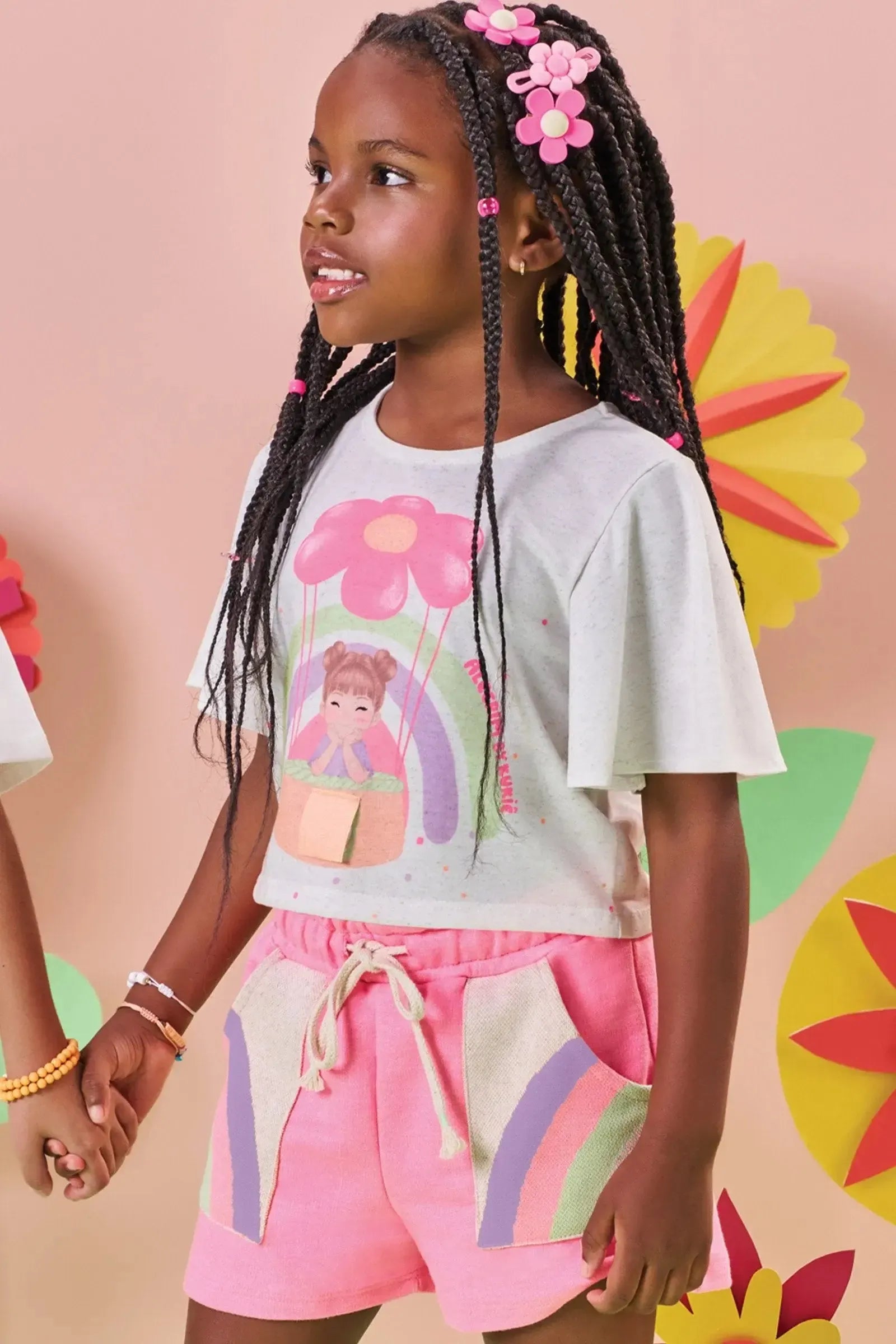 Conjunto de Blusa Boxy em Malha Fresh e Shorts em Moletom sem Pelúcia 84523 Kukiê Infantil Menina