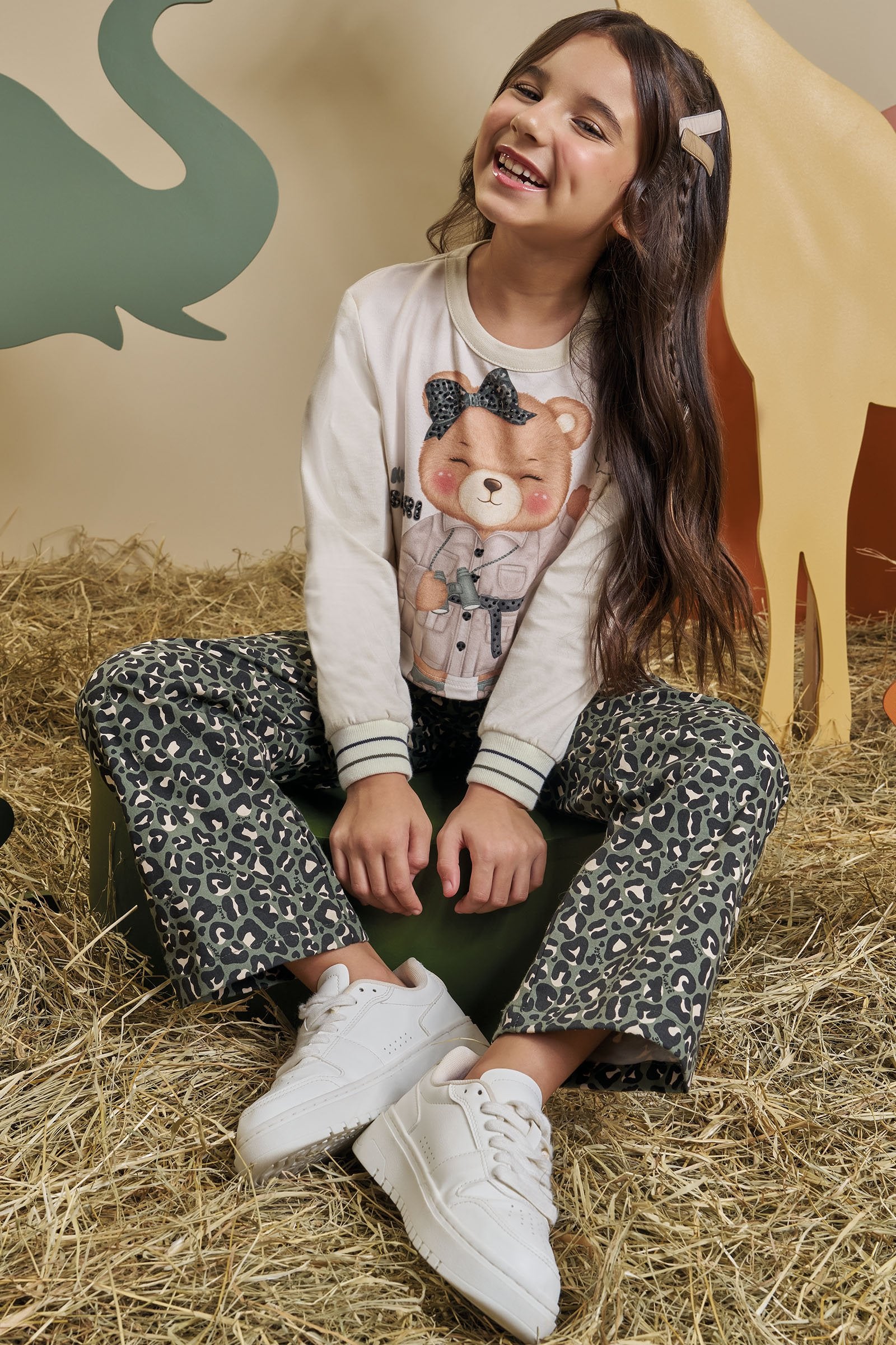 Conjunto de Blusa Boxy em Meia Malha e Calça Reta em Sarja com Elastano 90676 Kukiê Infantil Menina