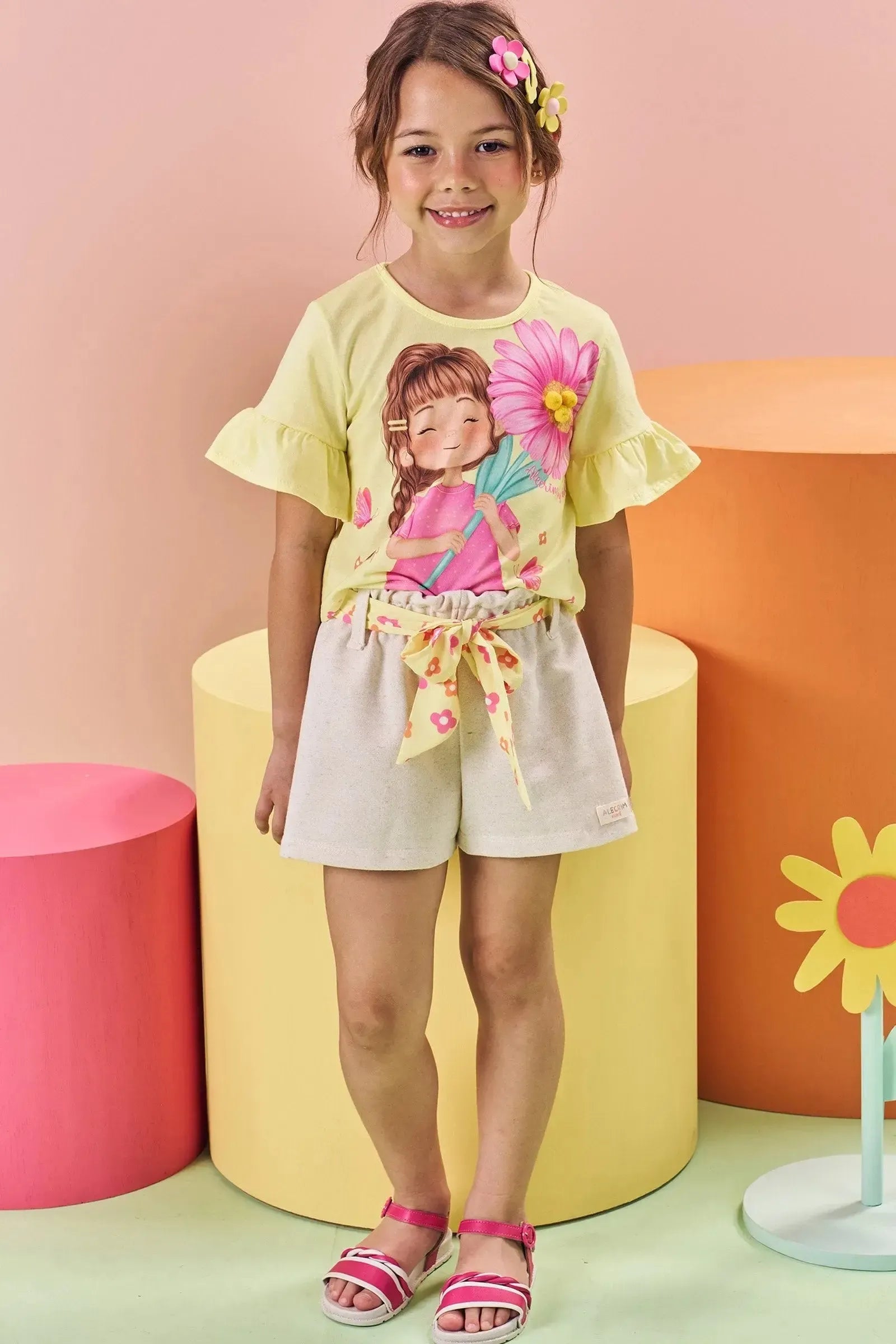 Conjunto de Blusa Boxy em Meia Malha e Shorts em Moletom sem Pelúcia 85084 Kukiê Infantil Menina