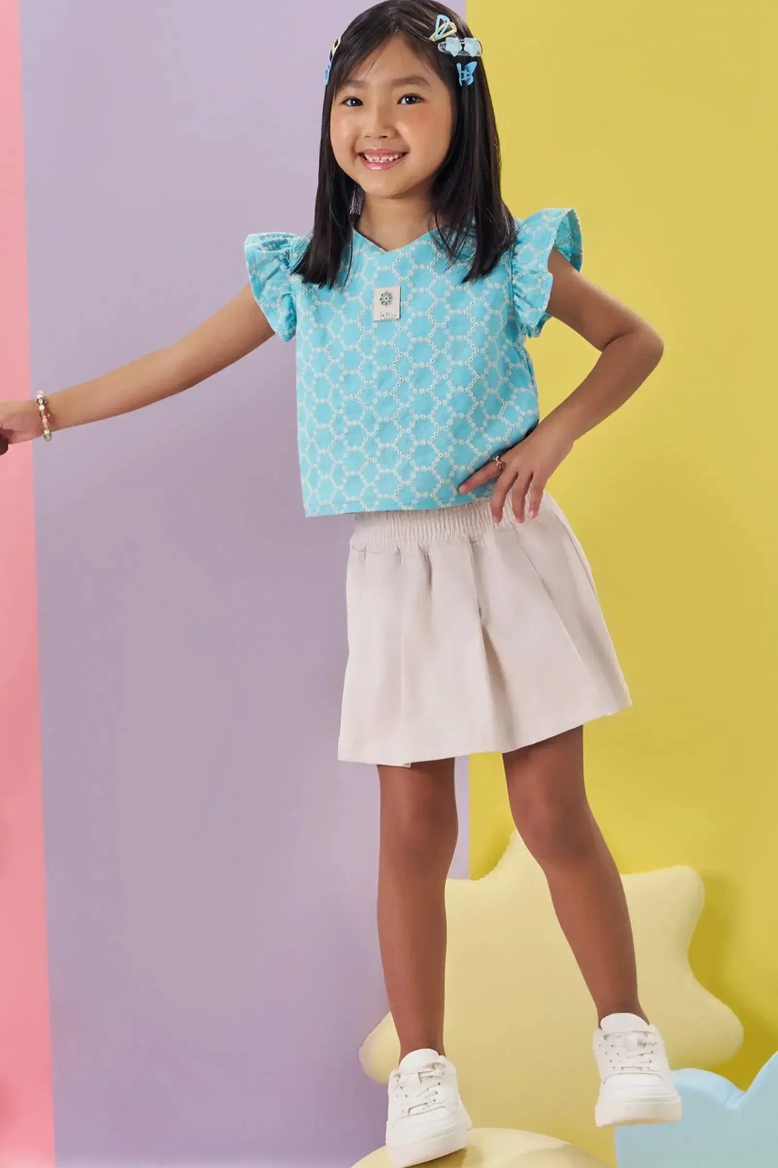 Conjunto de Blusa Boxy em Tecido Bordado e Short Saia em Sarja com Elastano 84566 Kukiê Infantil Menina