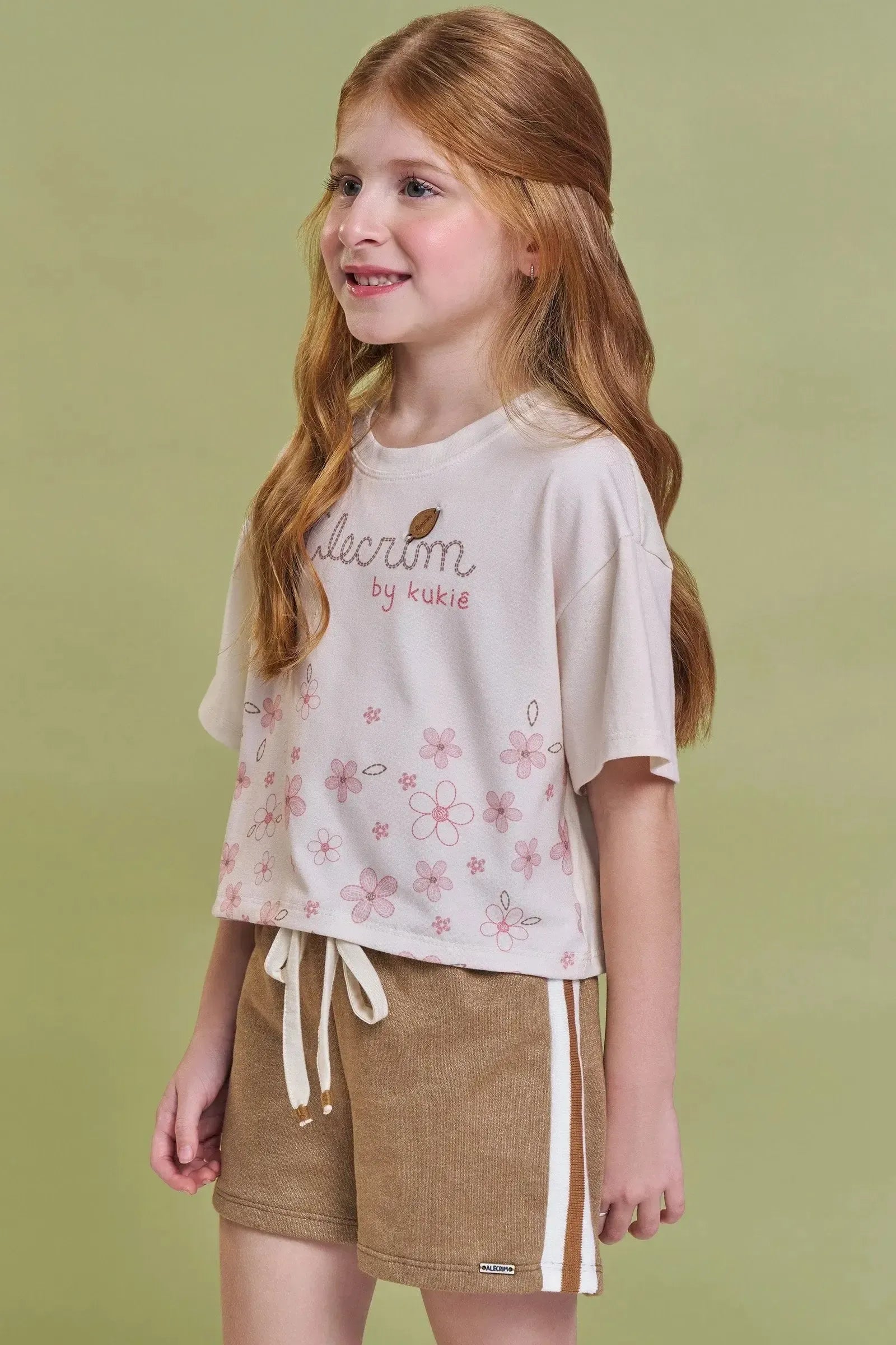 Conjunto de Blusa Boxy Over em Meia Malha e Shorts em Moletom sem Pelúcia 93837 Kukiê Infantil Menina