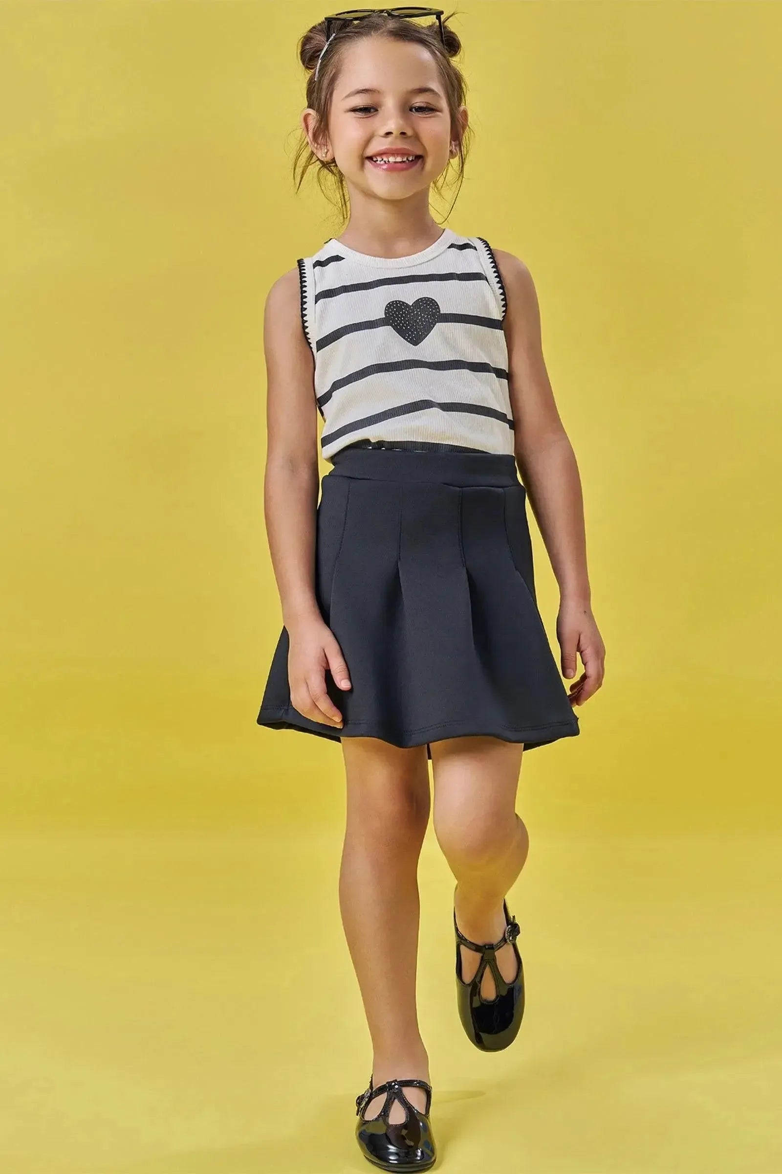 Conjunto de Blusa em Malha Uv e Saia em Fly Tech (com Shorts Embutido) 84085 Kukiê Infantil Menina