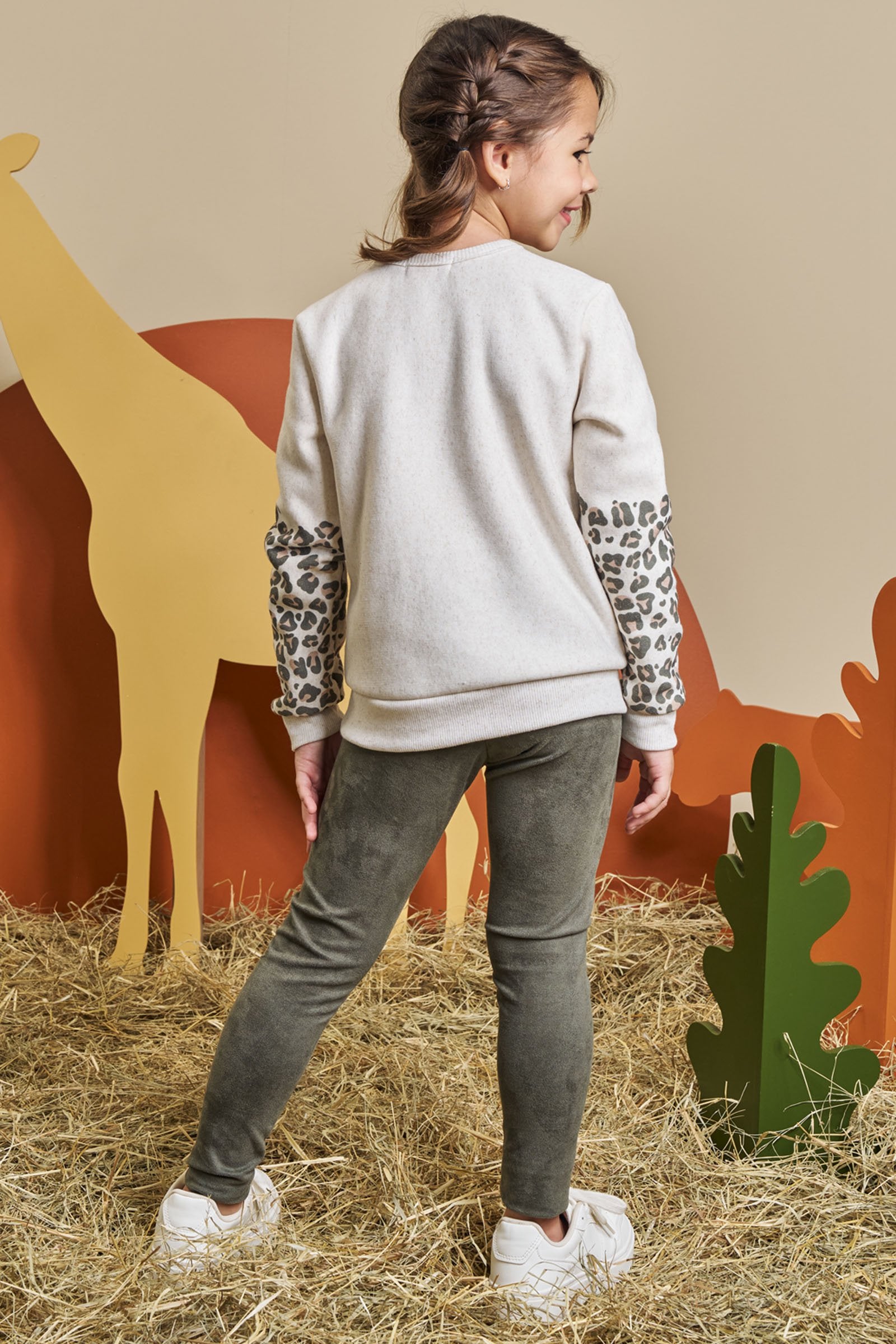 Conjunto de Blusão Alongado em Moletom Linho com Pelúcia e Calça Legging em Cotelê 90578 Kukiê Infantil Menina