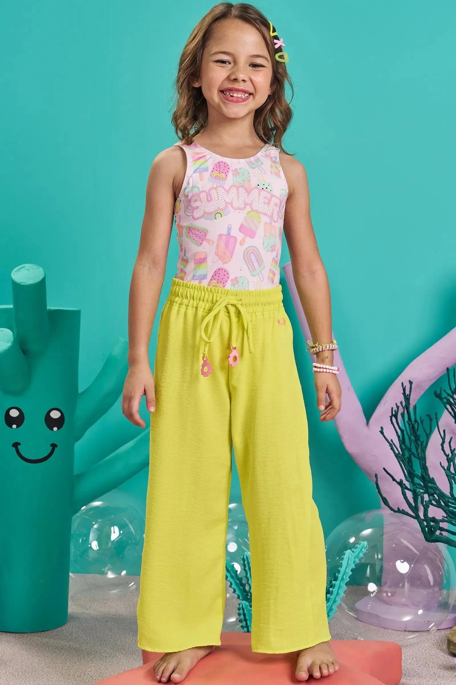 Conjunto de Maiô em Malha com Proteção UV50+ e Calça em Air Flor 85773 Kukiê Infantil Menina