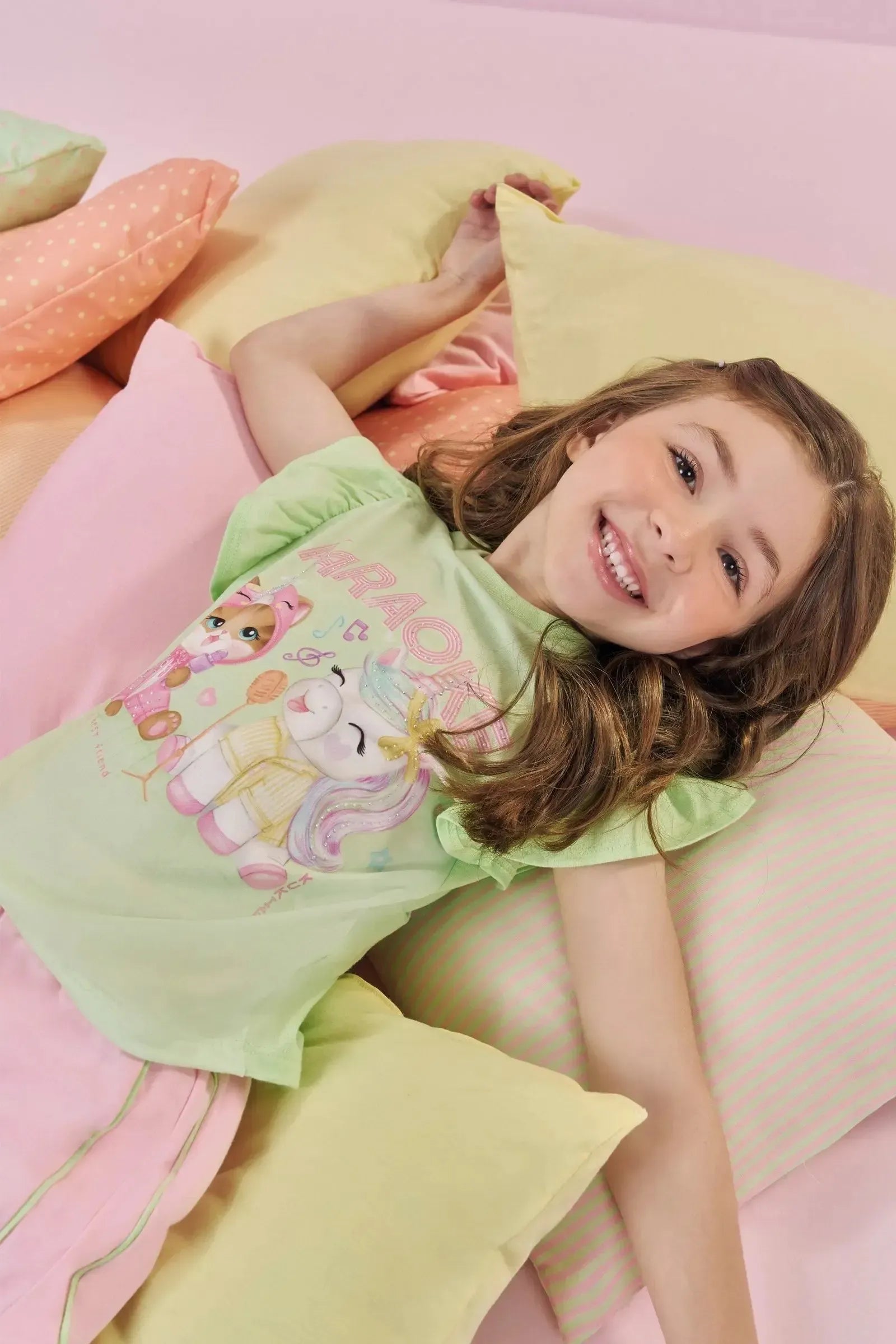 Conjunto de Pijama de Blusa em Meia Malha Flamê e Shorts em Meia Malha 86966 Kukiê Infantil Menina