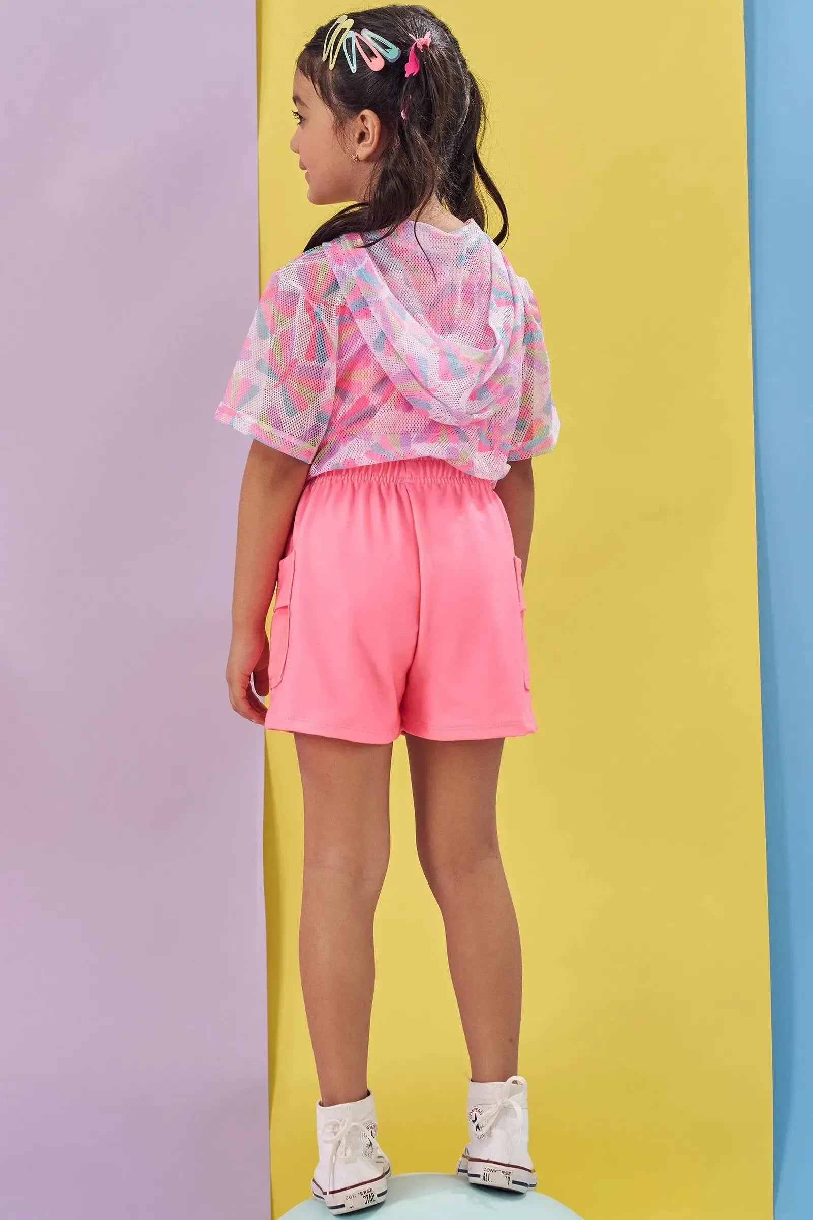 Trio com Top em Canelado Blusa Boxy em Tela e Shorts em Moletom sem Pelúcia 85224 Kukiê Infantil Menina