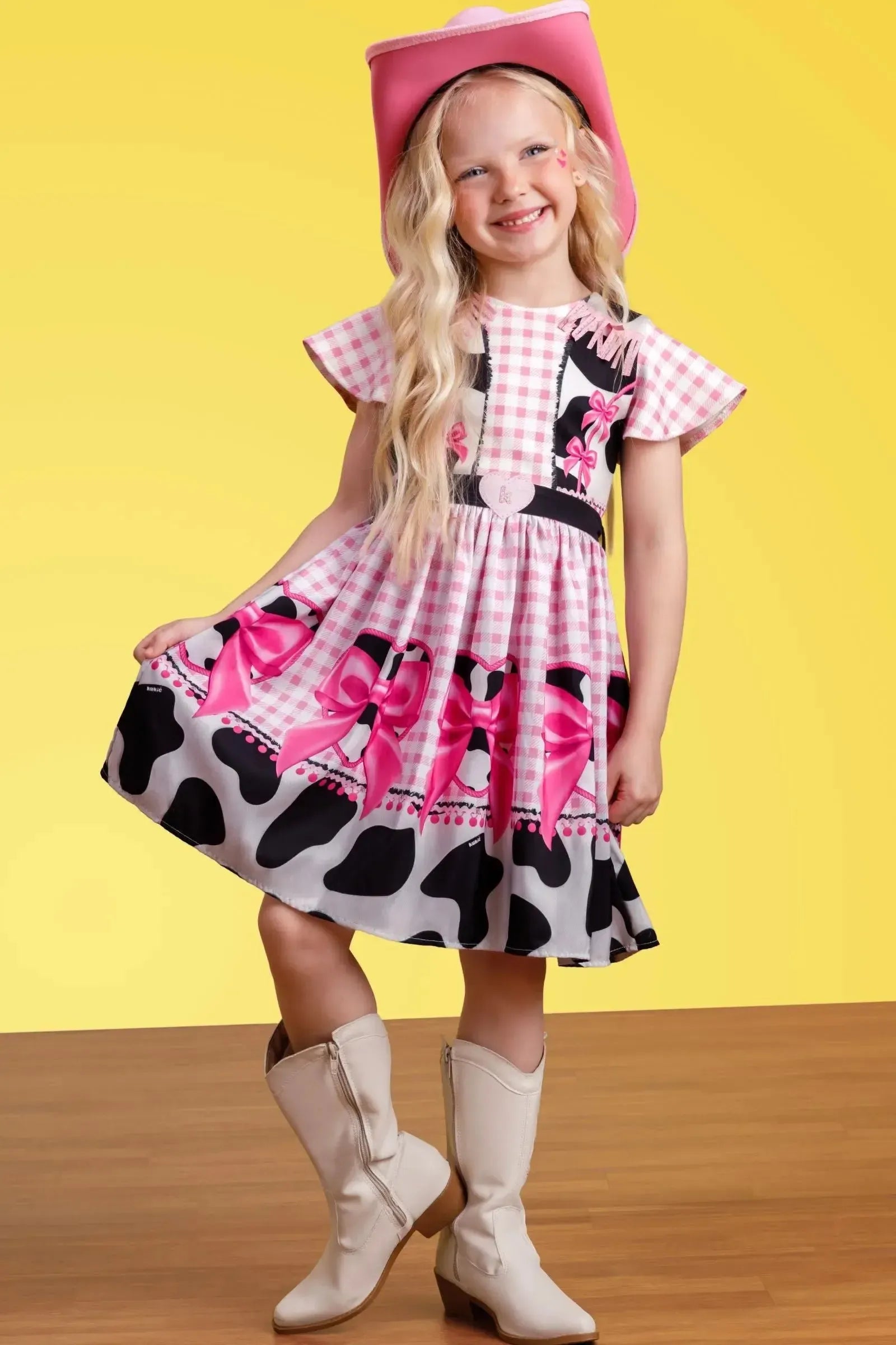 Vestido Junino Boiadeira em Fly Tech e Nylon Estampa de Vaquinha e Franjas com Strass 97819 Kukiê Infantil Menina