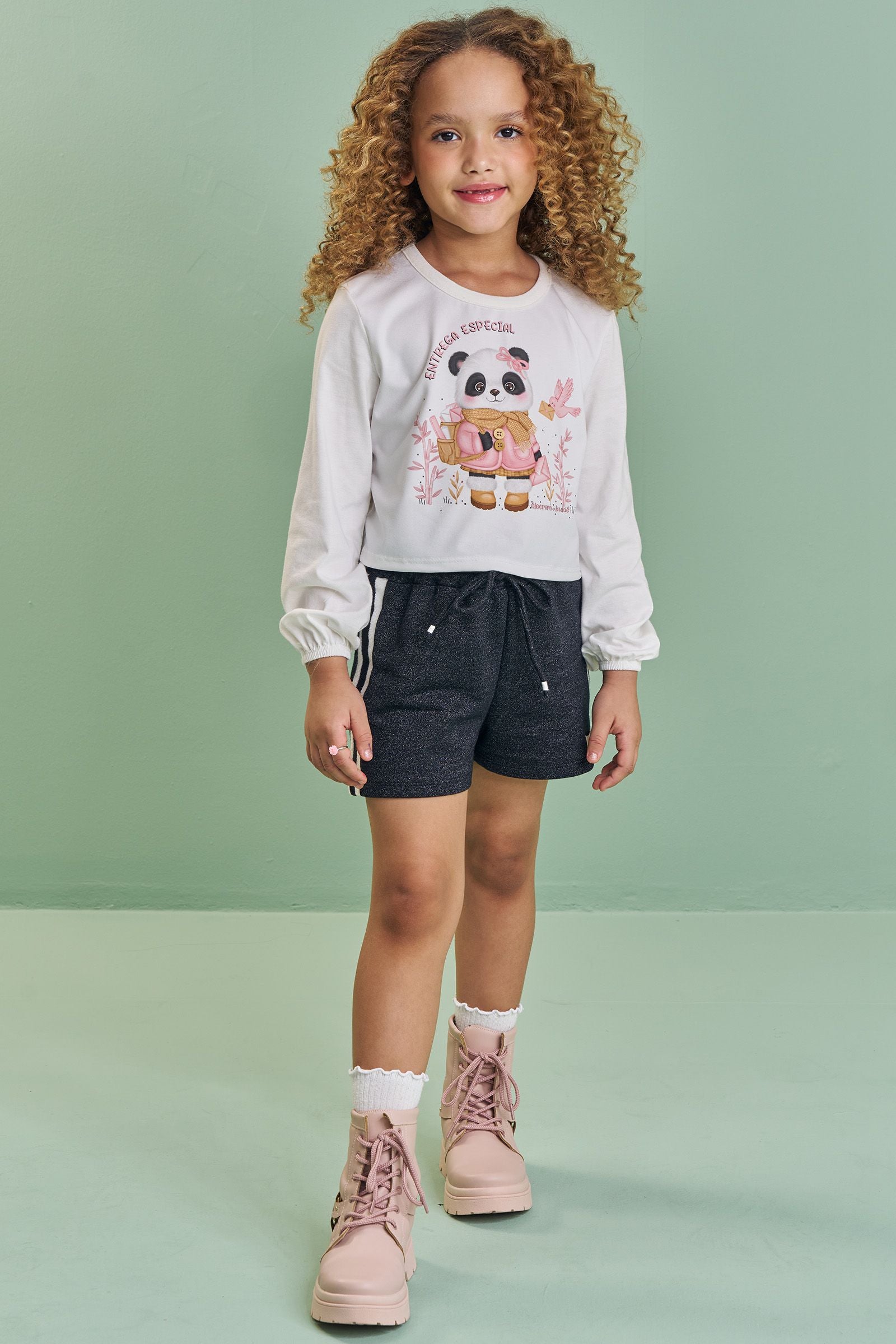 Conjunto de Blusa Boxy em Meia Malha e Shorts em Moletom Rajado sem Pelúcia 89535 Kukiê Infantil Menina