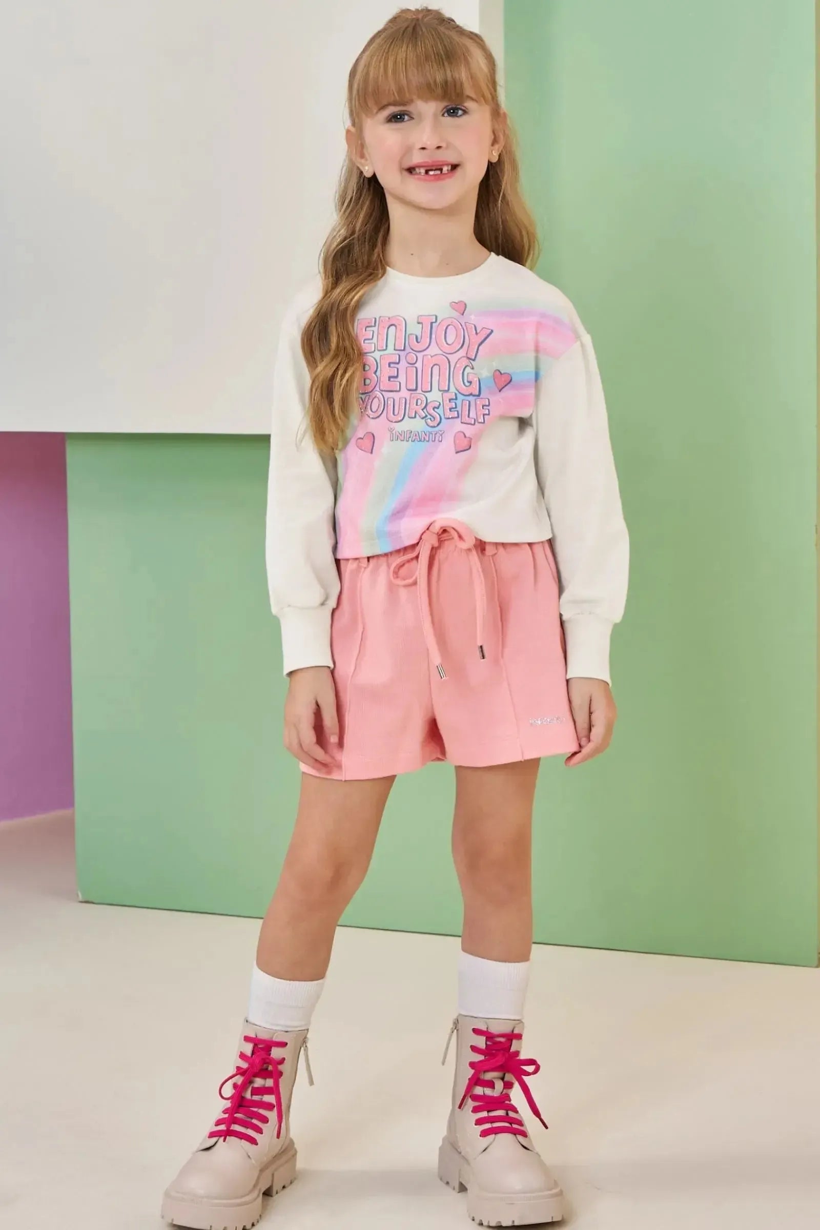 Conjunto de Blusa Boxy em Meia Malha e Shorts em Moletwill 92623 Infanti Infantil Menina