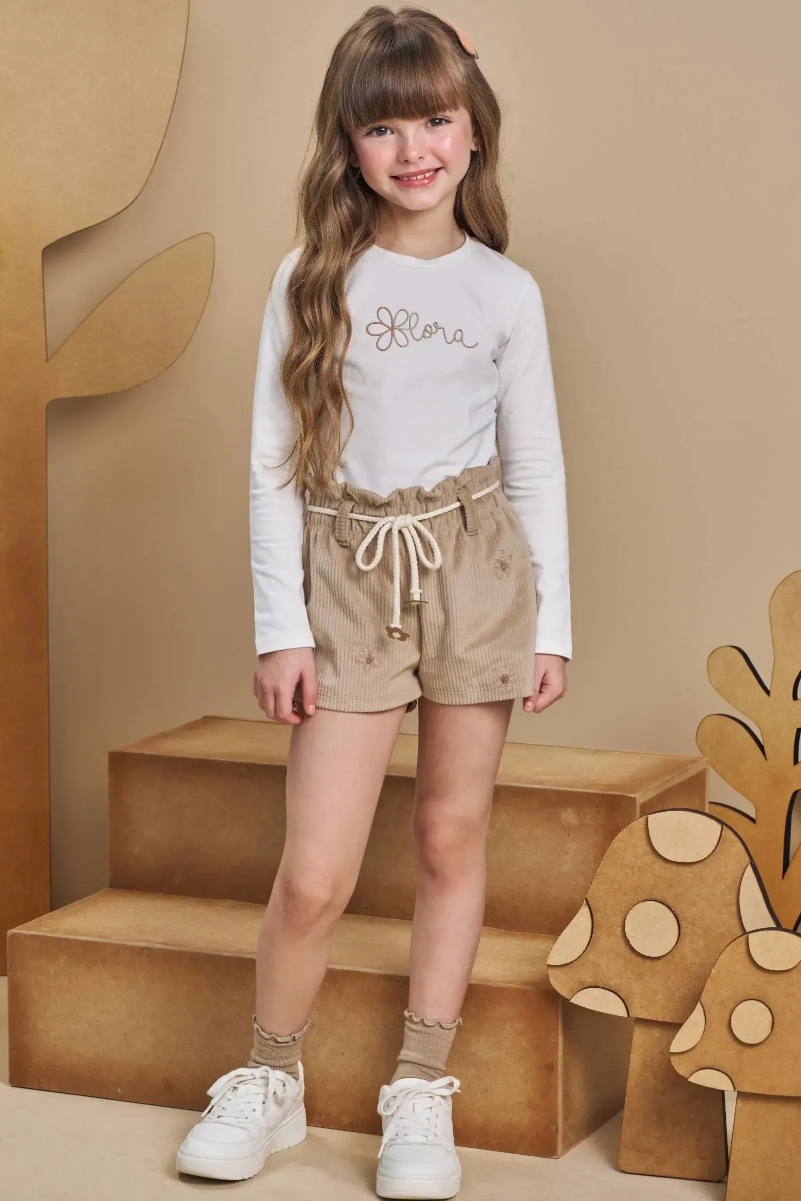 Conjunto de Blusa em Cotton com Shorts em Malha Veludo Cotelê Bordado 93487 Infanti Infantil Menina