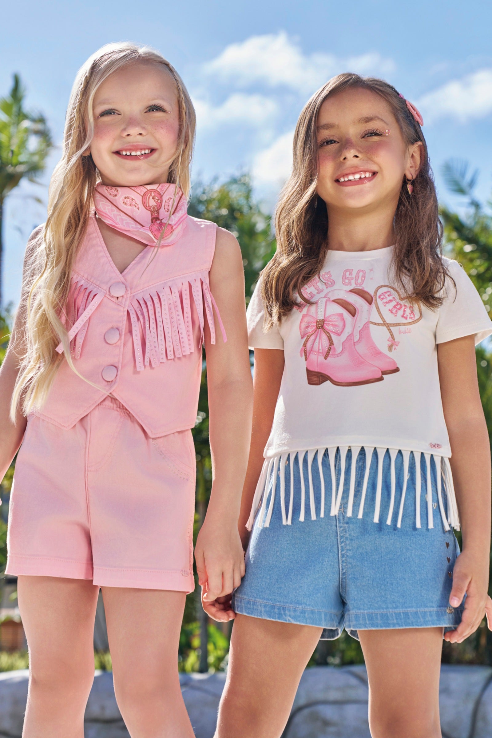 Conjunto de Colete e Shorts e em Sarja com Elastano (Acompanha Lenço) 95957 Kukiê Infantil Menina