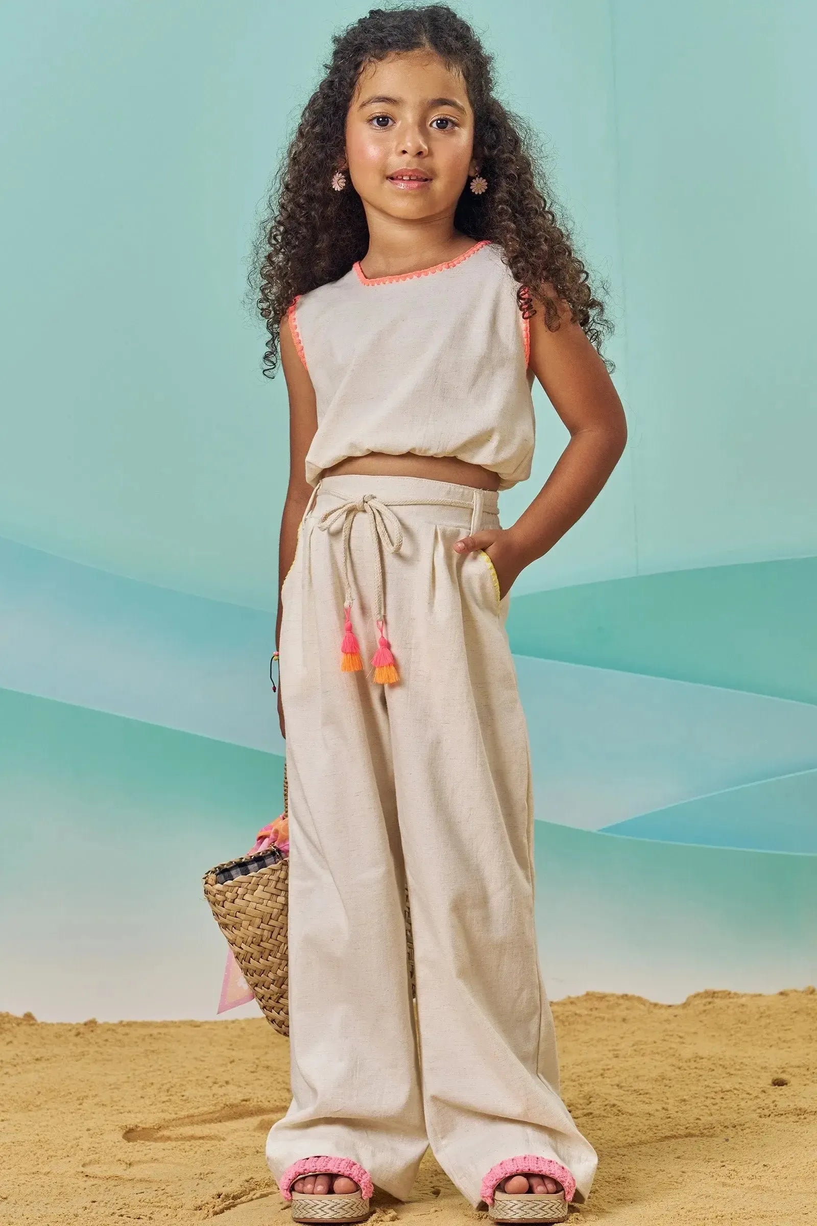 Conjunto de Blusa e Calça Wide Leg em Tecido Linho com Elastano 84179 Kukiê Infantil Menina