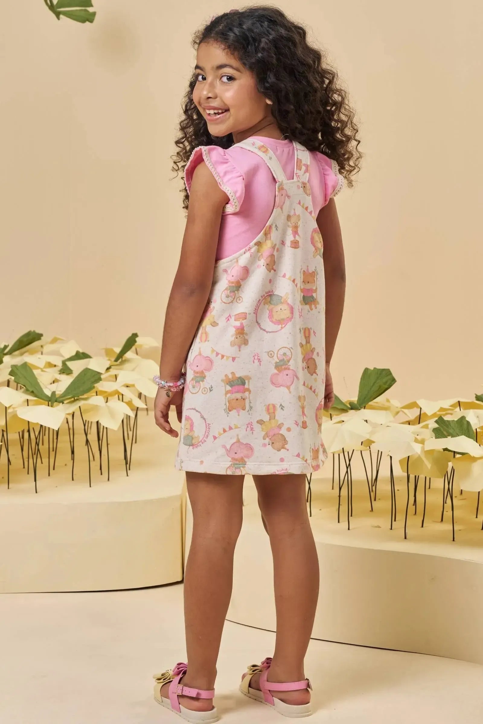 Conjunto de Blusa em Cotton e Salopete em Moletom Linho sem Pelúcia 96013 Kukiê Infantil Menina