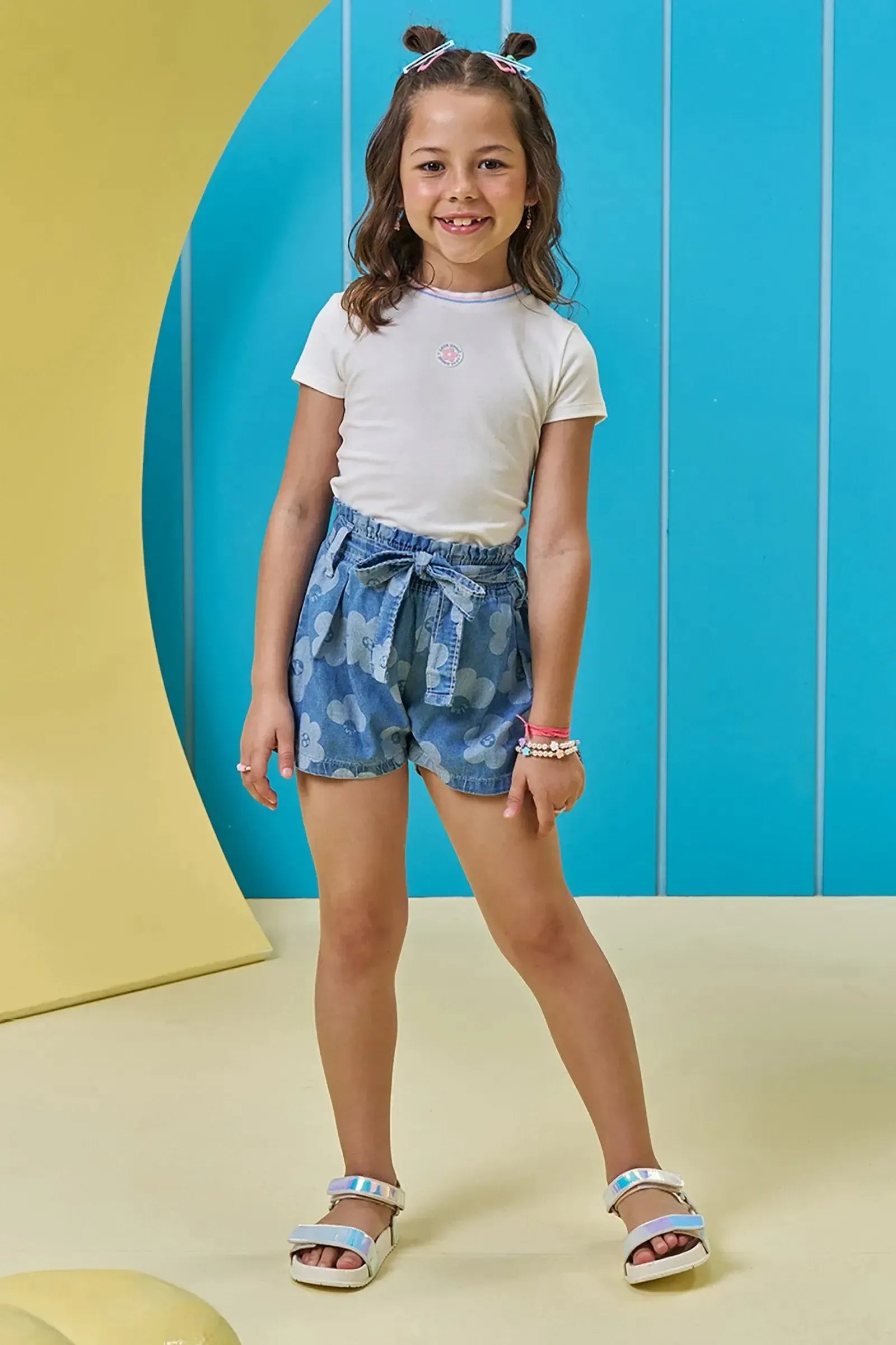 Conjunto de Blusa em Cotton e Shorts em Jeans 95347 Kukiê Infantil Menina