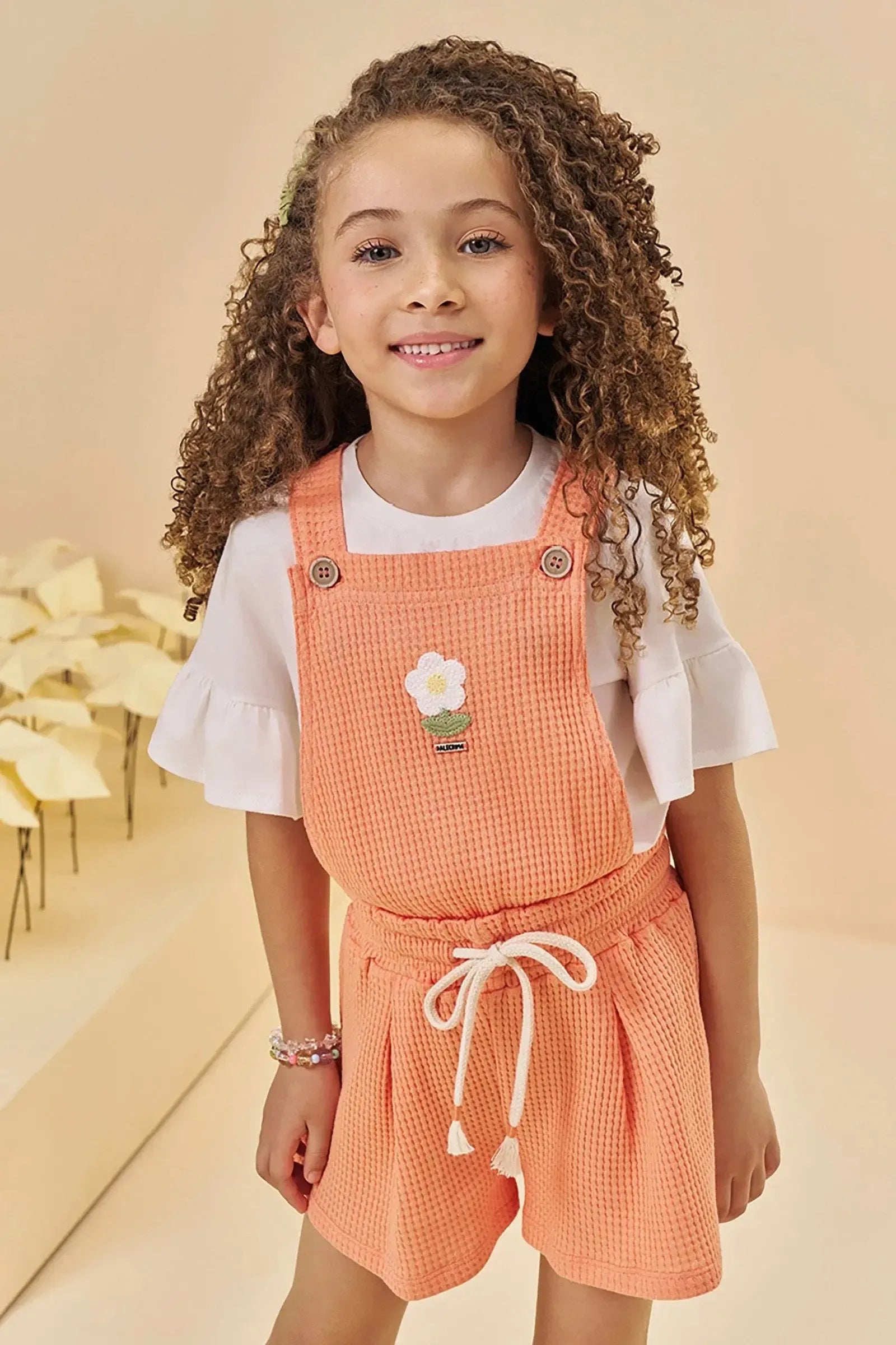 Conjunto de Blusa em Meia Malha e Jardineira em Malha Big Waffle 95010 Kukiê Infantil Menina