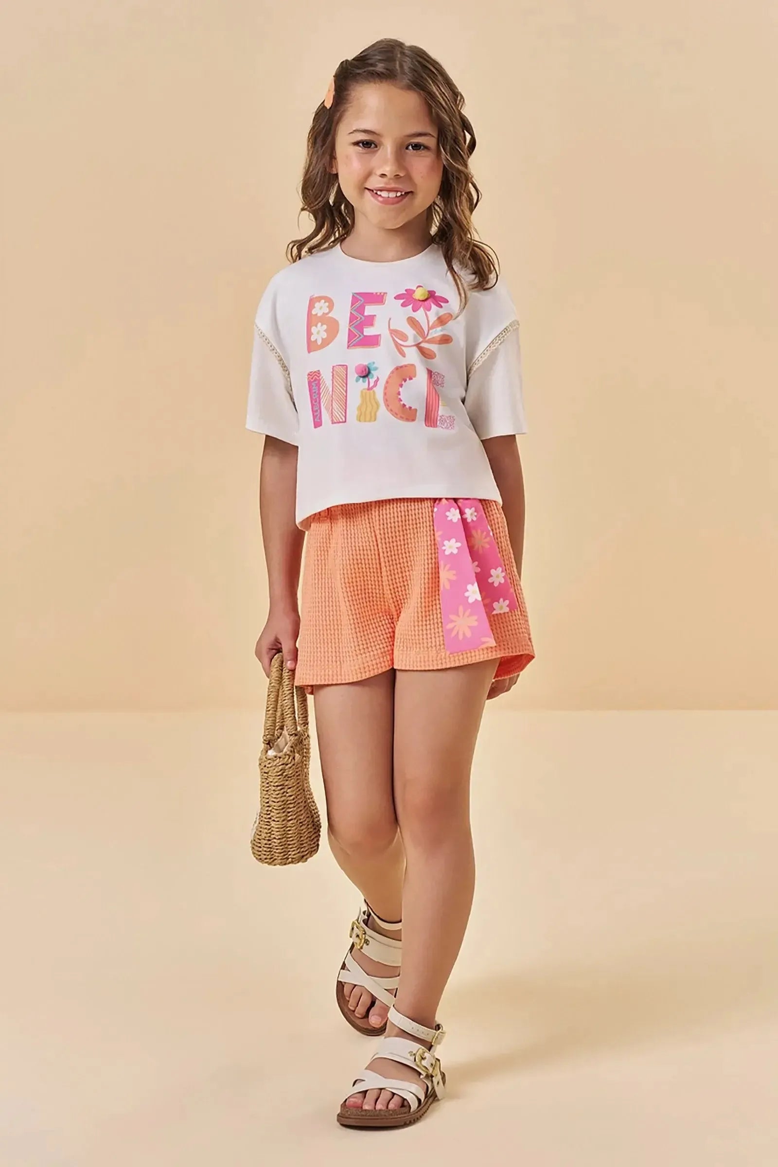 Conjunto de Blusa em Meia Malha e Shorts em Malha Big Waffle 94622 Kukiê Infantil Menina