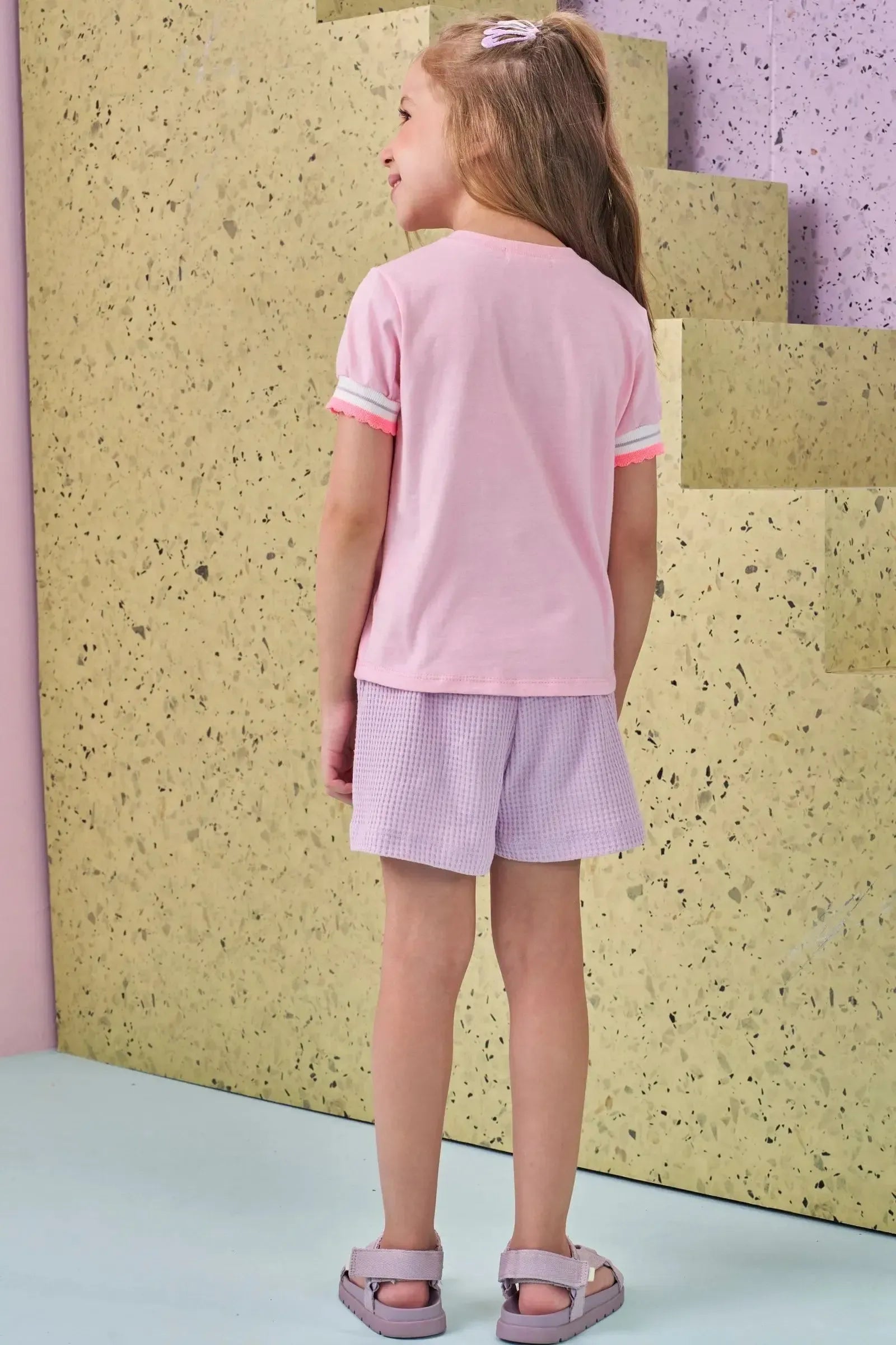 Conjunto de Blusa em Meia Malha e Shorts em Malha Big Waffle 87306 Kukiê Infantil Menina