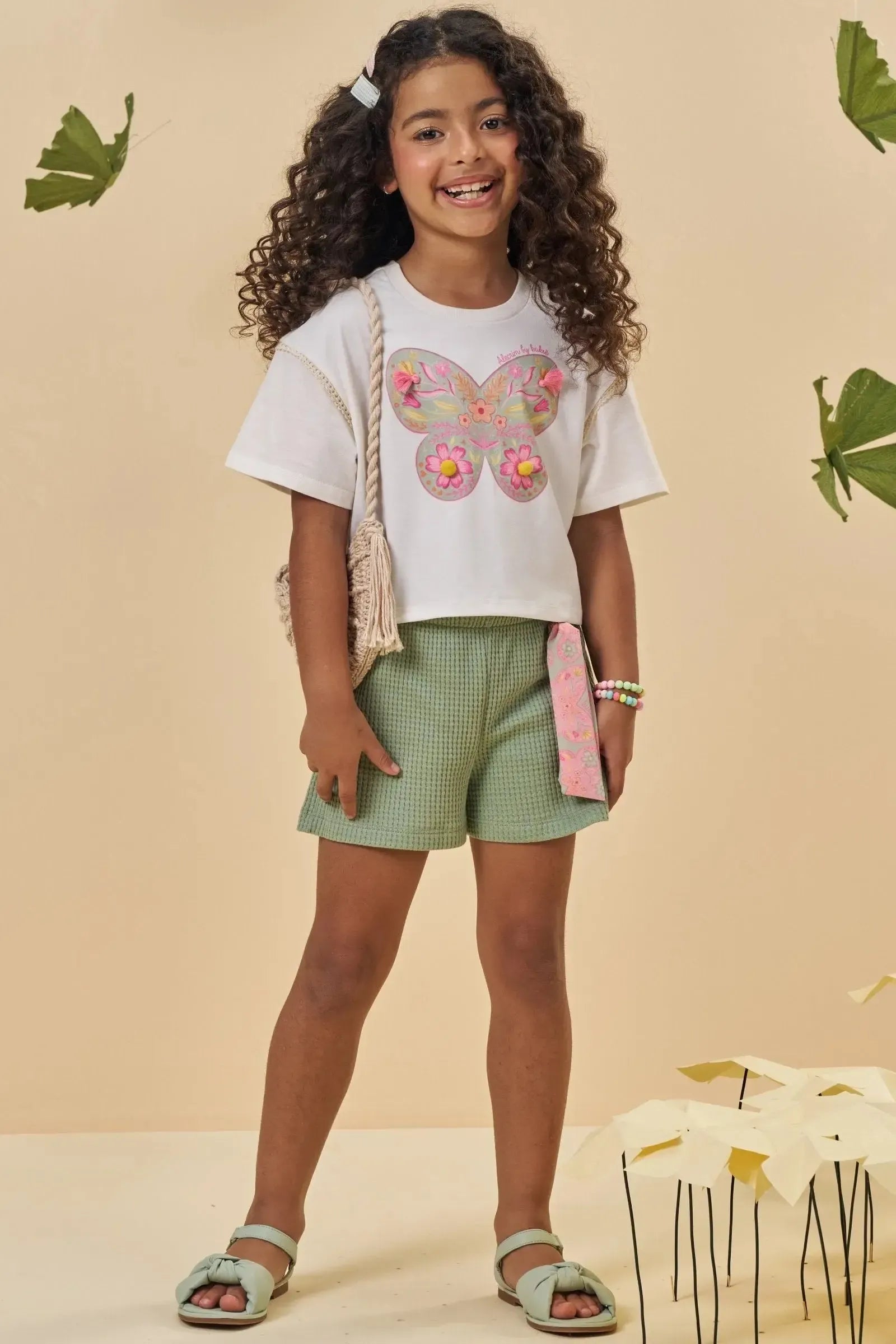Conjunto de Blusa em Meia Malha e Shorts em Malha Big Waffle 94614 Kukiê Infantil Menina