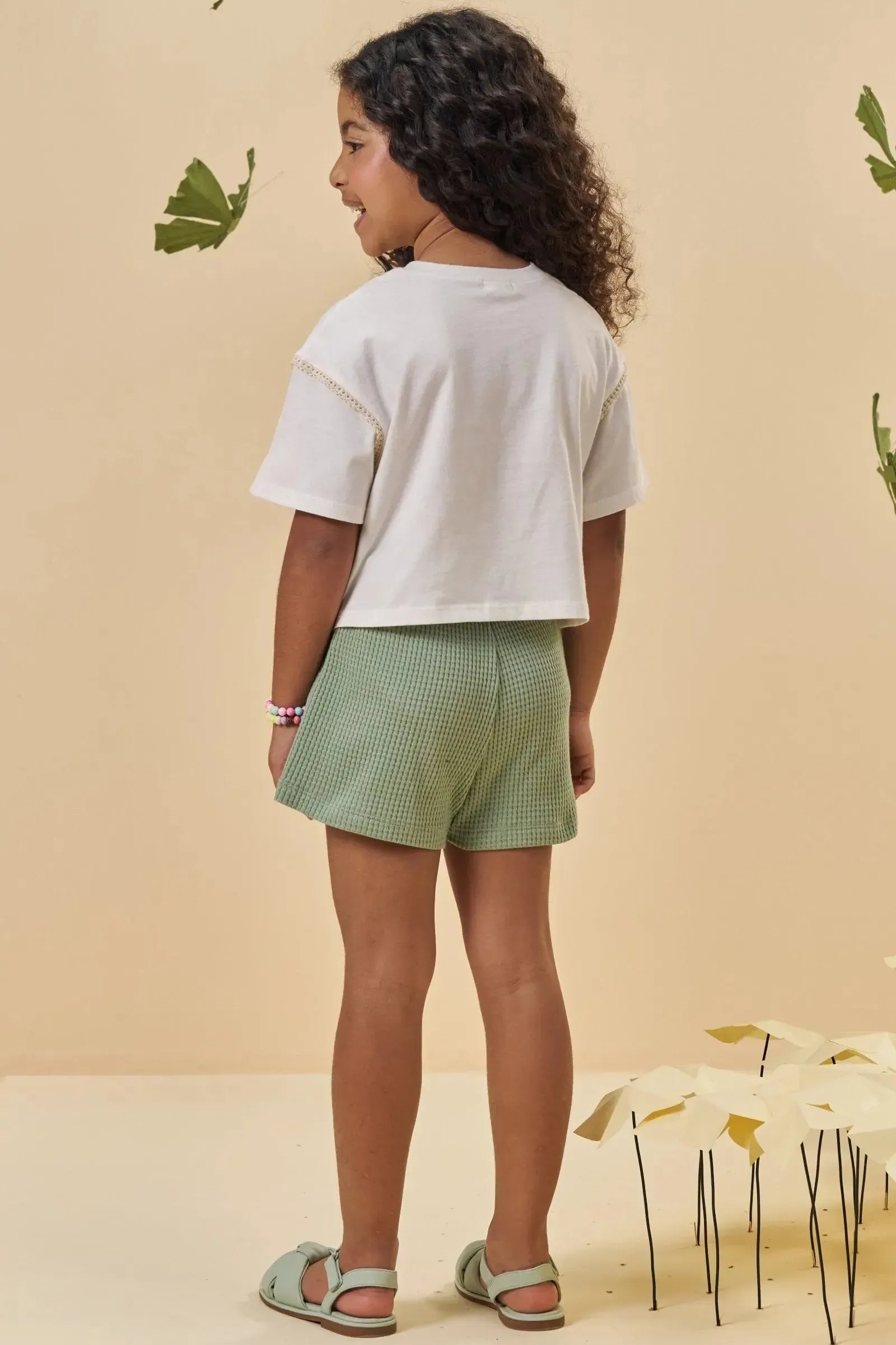 Conjunto de Blusa em Meia Malha e Shorts em Malha Big Waffle 94614 Kukiê Infantil Menina