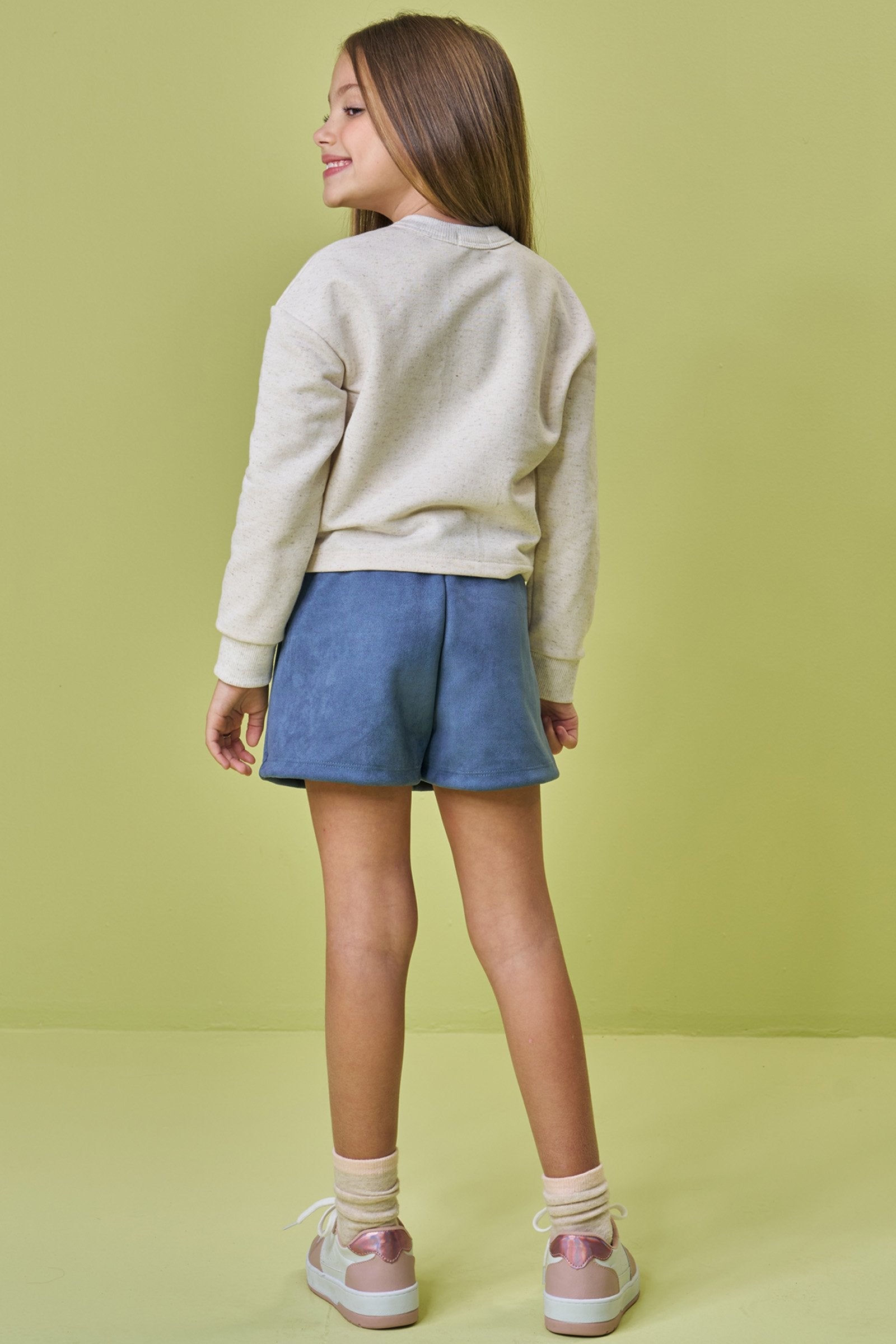 Conjunto de Blusão Boxy em Moletom Linho sem Pelúcia e Short em Scuba Suede 92649 Kukiê Infantil Menina