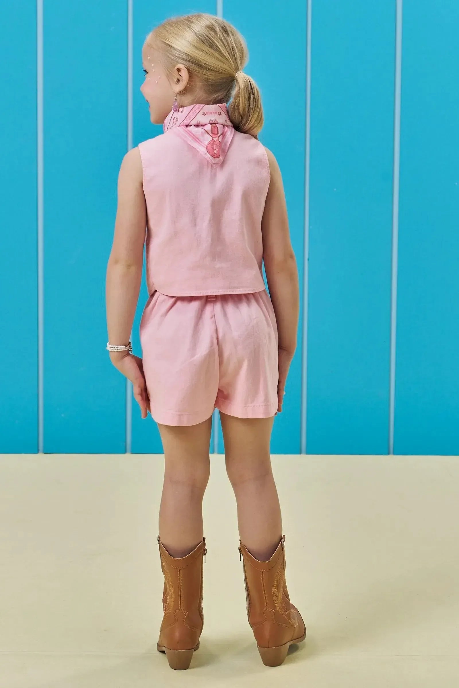 Conjunto de Colete e Shorts e em Sarja com Elastano (Acompanha Lenço) 95957 Kukiê Infantil Menina