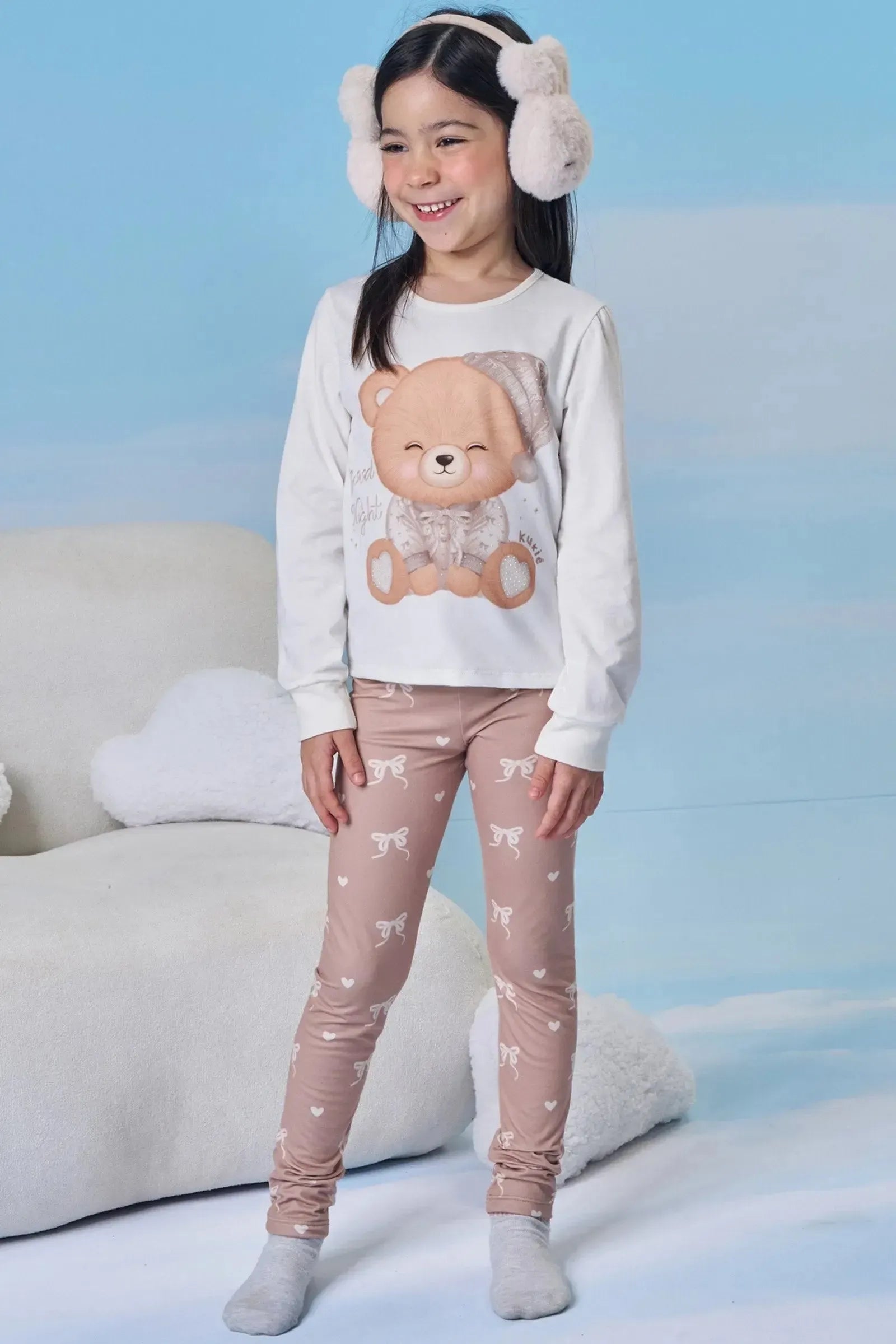 Conjunto de Pijama de Blusa em Meia Malha e Calça em Malha Comfy 92507 Kukiê Infantil Menina